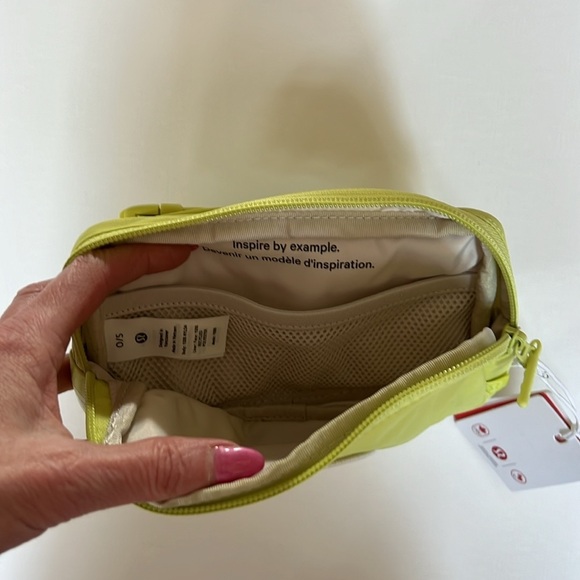 NWT Lululemon Team Canada Future Legacy Mini Belt Bag Yellow - Picture 4 of 5
